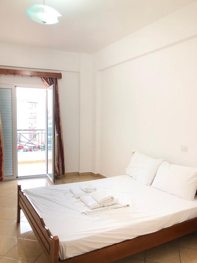 Center Hotel Pirro Himare Exterior photo