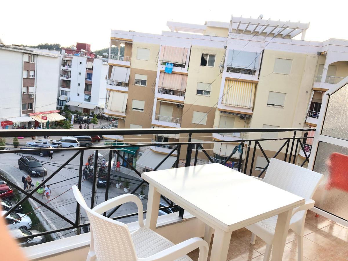Center Hotel Pirro Himare Exterior photo